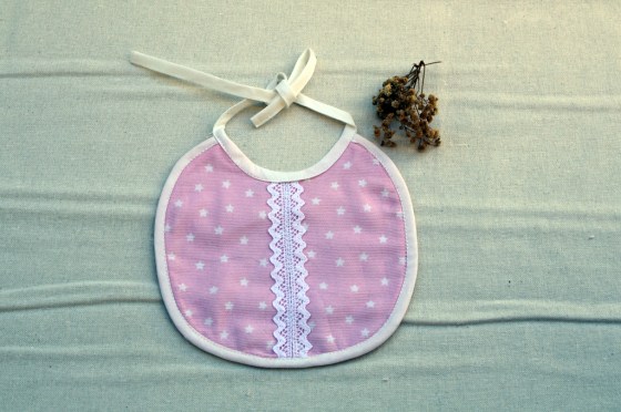 Babero Estrellitas Rosa