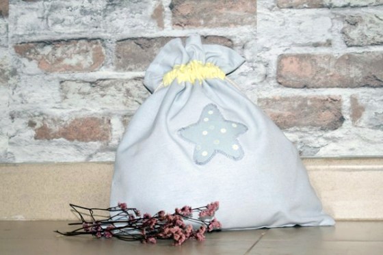 Bolsa con cuerda exterior