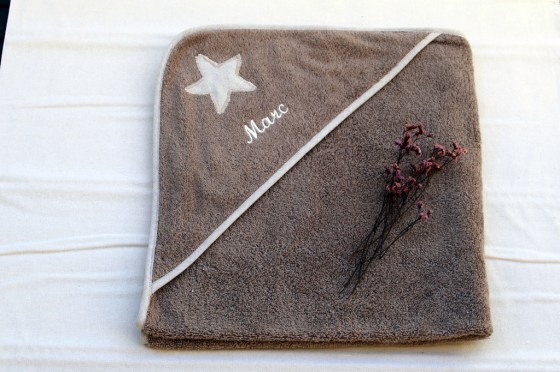 Capa de Baño con aplicación de Corazón o Estrella
